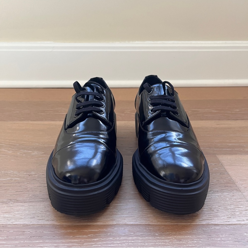 Stuart Weitzman Nolita Lace-up Oxford - Picture 2 of 6